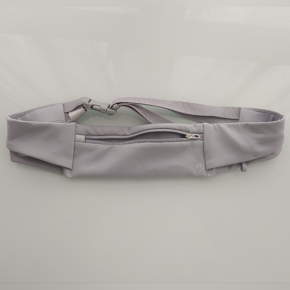 Lululemon minimalist fanny belt